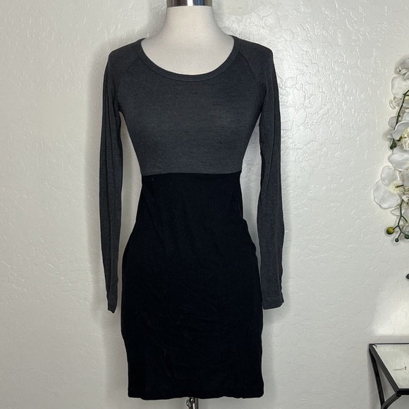 James Perse Panel ColorBlock Gray Black Stretch Long Sleeve Dress 1 S - Picture 1 of 5